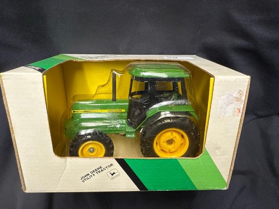 1/32 scale John Deere Utility Tractor-NIB