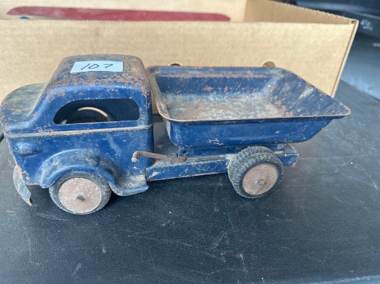 1940's Richmond pressed steel dump truck D-93. Shipping