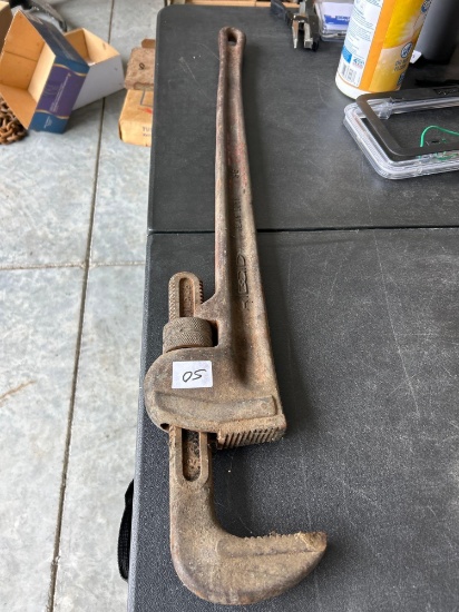 Rigid large 36''pipe wrench.