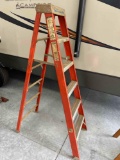Louisville fiberglass step ladder. 6'.