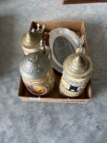 Beer steins (1 music box).