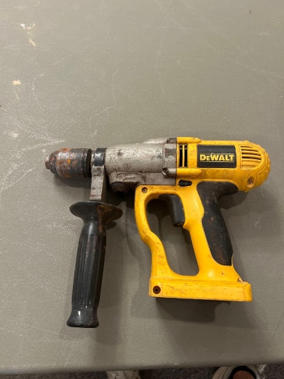 Dewalt cordless hammer drill, battery and charger, case