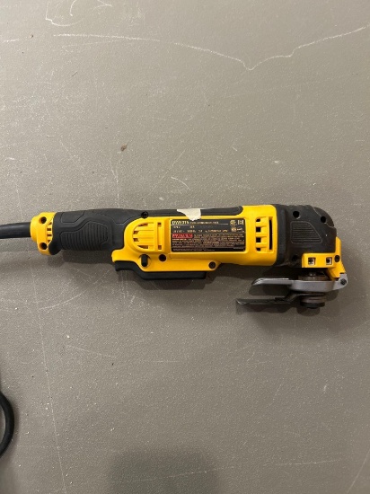 Dewalt corded Oscillating Multi-Tool, assorted attachments