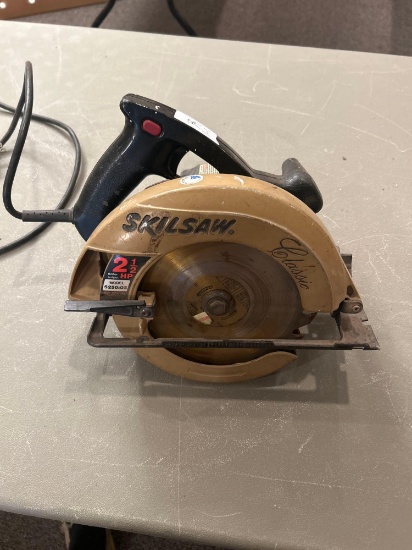 Skilsaw 7 1/4 corded circular saw
