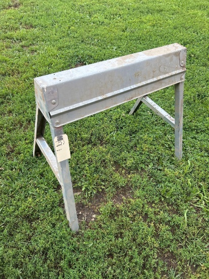 METAL FOLDING SAW HORSES