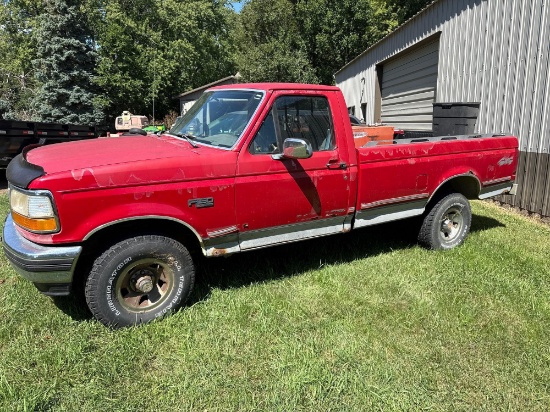 1993 Ford F150 XLT Regular Cab 4x4 Pickup w/5 spd. manual transmission, 4.9L EFI V8 engine