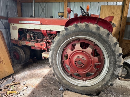 1959 IH Farmall 460 Tractor, TA, 2pt. Fast hitch, 540 pto, 5034 Hours, 13.6-38 Tires
