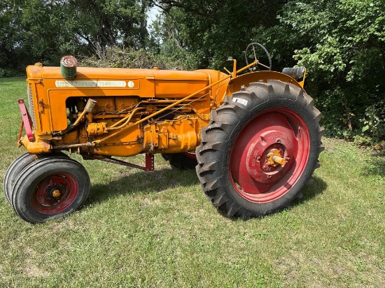 1950 Minneapolis Moline Z Tractor, NF, Fenders, Near new 12.4-38 Rear Tires, 540 pto, One Remote