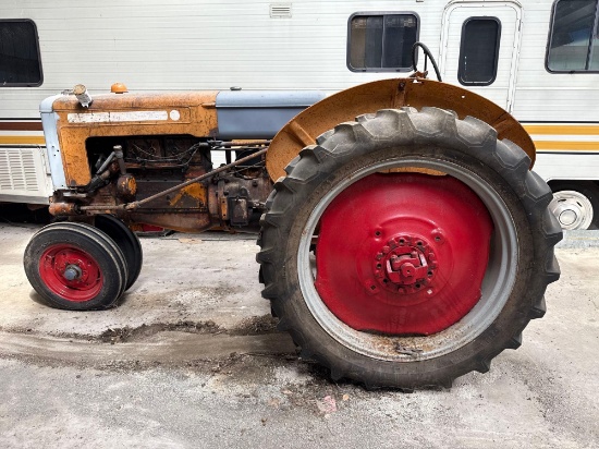 1951 Minneapolis Moline Z Tractor, NF, Standard Drawbar, 540 pto, Rear Fenders - Non Running