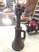VINTAGE SCREW JACK 1 3/4x12