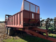 Meyer XTS2400 manure spreader/silage wagon with HD 9520 20' box, vertical beater, silage/forage