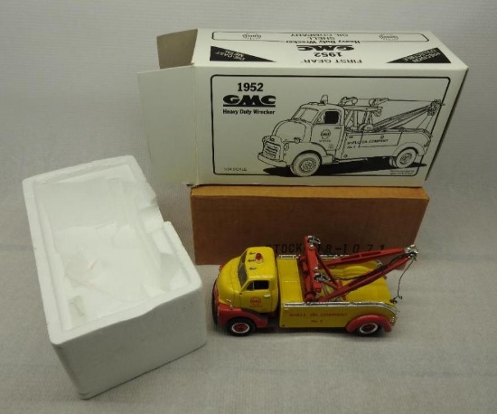 1952 First Gear Shell GMC Wrecker Toy Truck