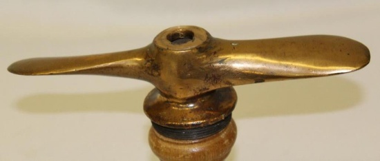 Cole Aero Eight Radiator Cap Propellor Moto Meter Base