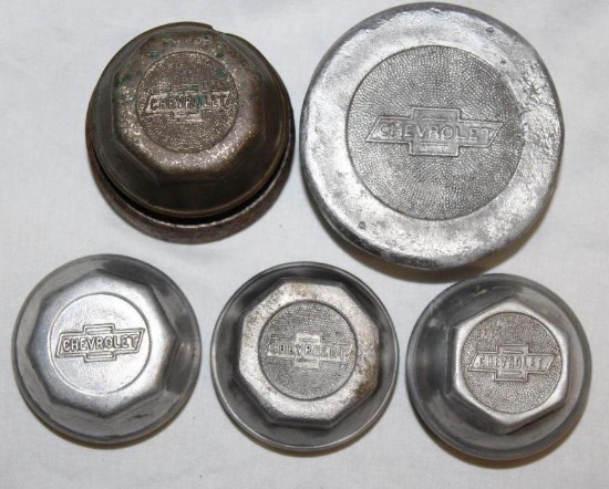 Group of 5 Chevrolet Motor Car Co Threaded Hubcaps