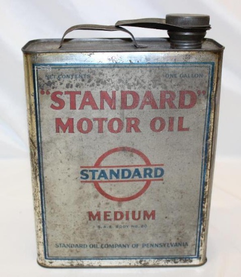 Standard 1 Gallon Motor Oil Can Medium