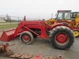 MF 202 Tractor w/loader