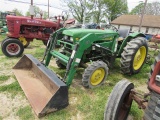 JD 1050 Tractor with Loader