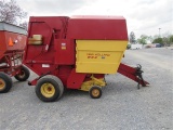 NH 853 Round Baler w/Control