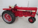 IH Farmall 856, 1999 Farm Progress Show