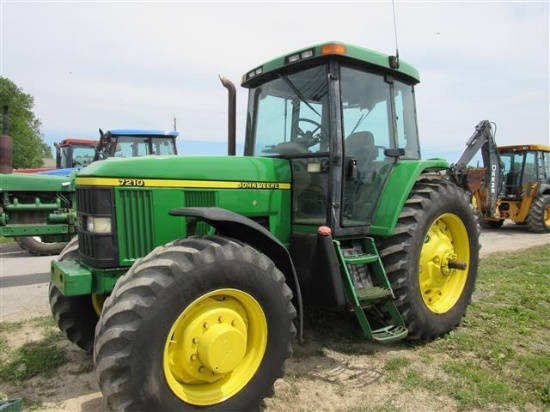 JD 7210 4X4, C/A/H, LHR - 5120 Hrs