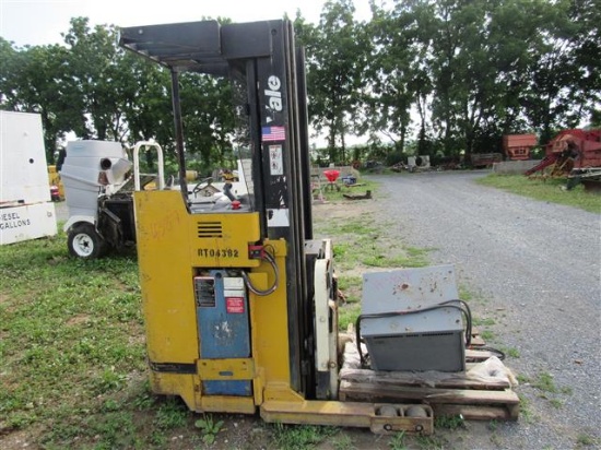 Yale Forklift w/Charger