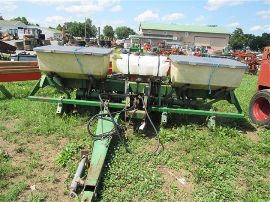 JD 7000  4R No Till Corn planter