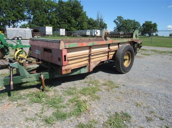 NI 212 Manure Spreader