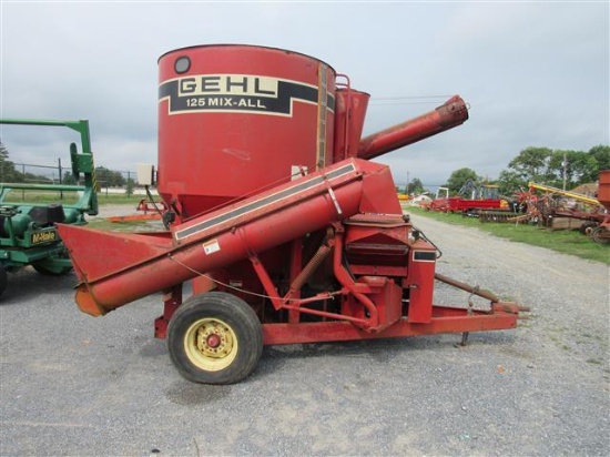 Gehl 125 Mix-all, Electric Controls, Scales