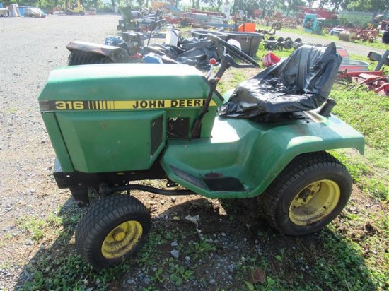 JD 316 Lawn Tractor (no engine - Salvage)