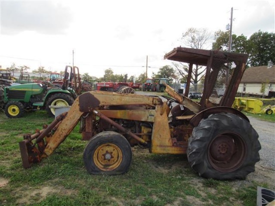 MF 20 Tractor w/Loader