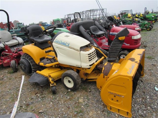 CC 3000 Series L&G Tractor w/Snowblower (runs)