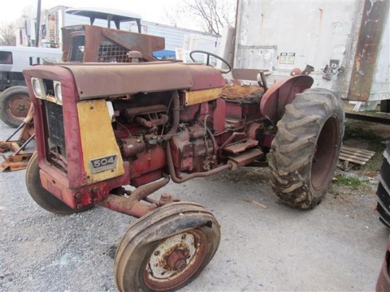 Int'l 504 Tractor