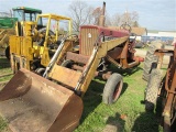 IH 656 Tractor w/ Loader