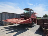 MF 540 Combine w/MF 43 4R Cornhead