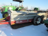 New Idea 3732 Manure Spreader