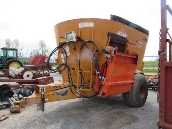 Kuhn Knight 5042 Vertical TMR Mixer w/scales