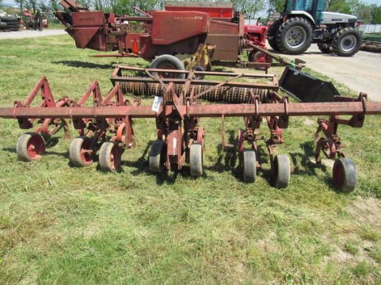 MF 4R Cultivator