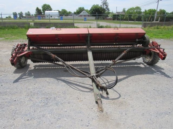 Brillion 10' Hyd Seeder