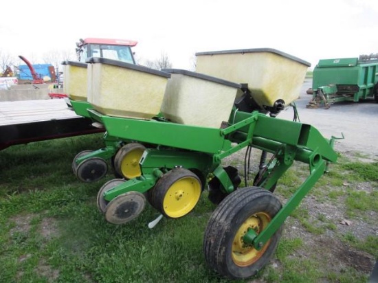 JD 2R Planter
