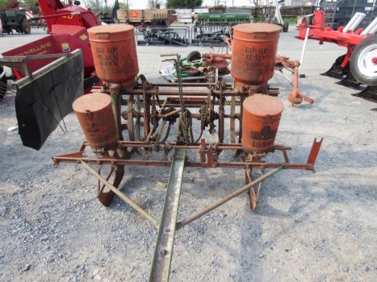 Black Hawk Pull-Type 2R Cornplanter