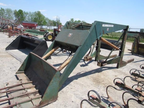 Oliver 1810 Loader