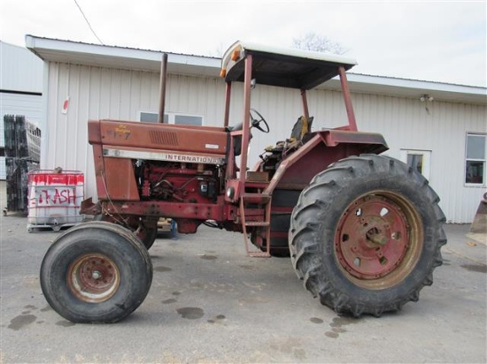 IH 1086 w/ canopy