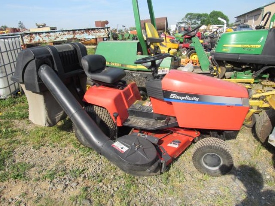 Simplicity Riding Mower w/Bagger (needs governor adjustment)