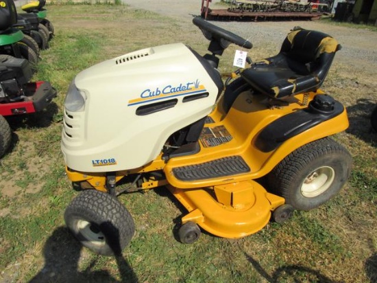 CC LT1018 Riding Mower