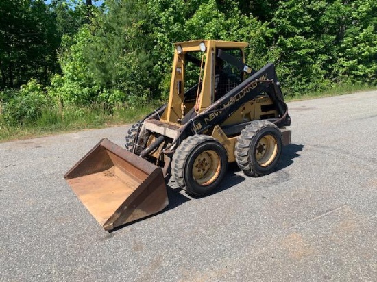 NH L553 Skid Loader
