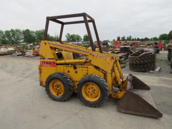 Mustang 1700 Skidloader
