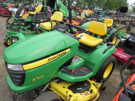 JD X500 Lawn Tractor w/ Gas