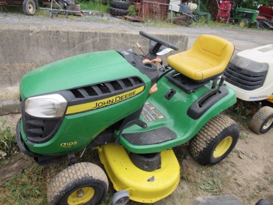JD D105 Lawn Mower