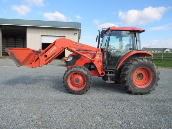 Kubota M8540 Hyd Shuttle Cab Tractor w/Kubota LA 1353 Ldr