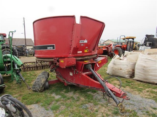 CIH 8610 Bale Chopper